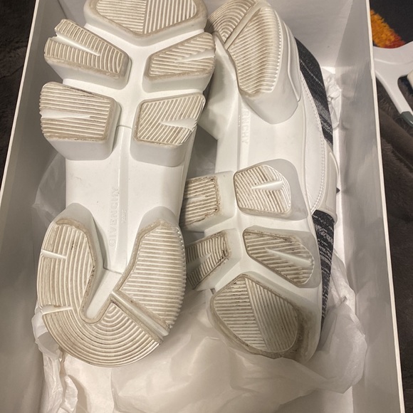 Shoes - Picture 5 of 6